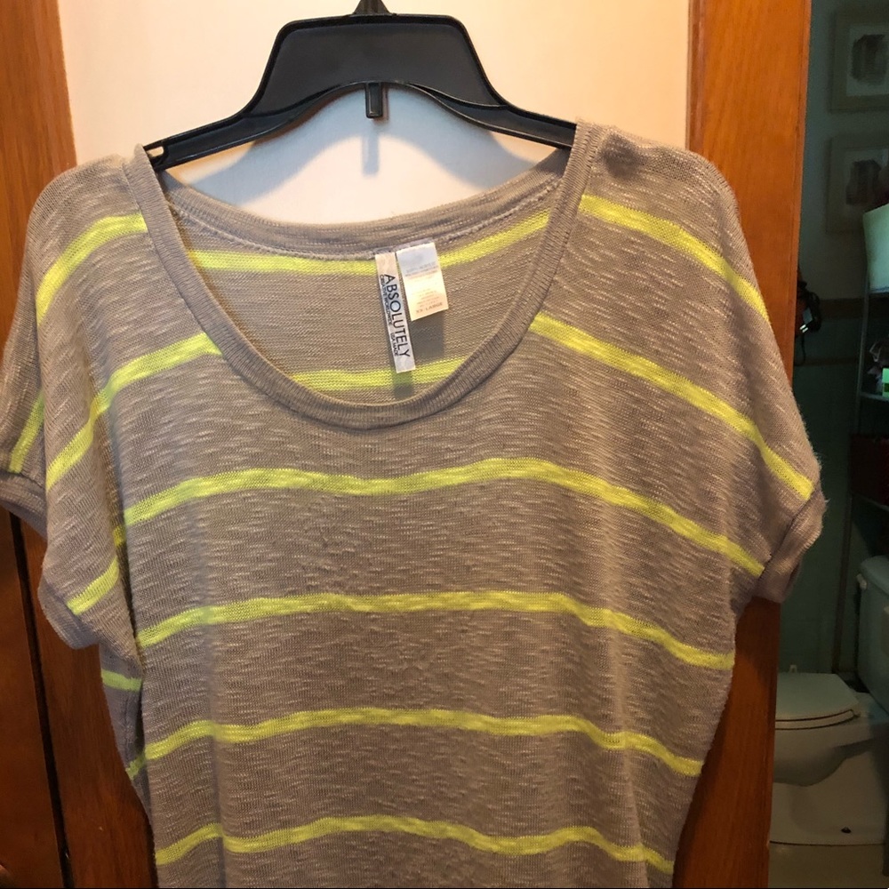 Women’s plus size knit shirt sleeve sweater